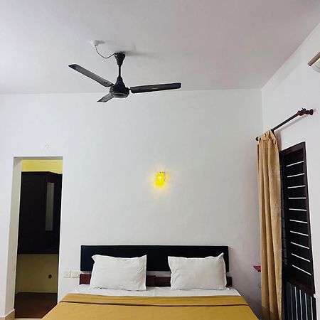 Hotel Sunday - Townhouse Club Airport Trivandrum Thiruvananthapuram Exterior foto